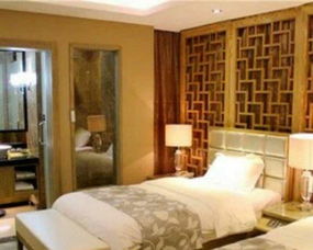 吉阳区商品街 一条大道上的住宿生态——从宾馆酒店到住宅底商的旅居图谱